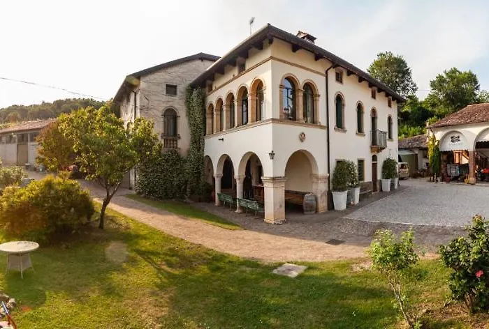 Fattoria Le Vegre 아르쿠그나노